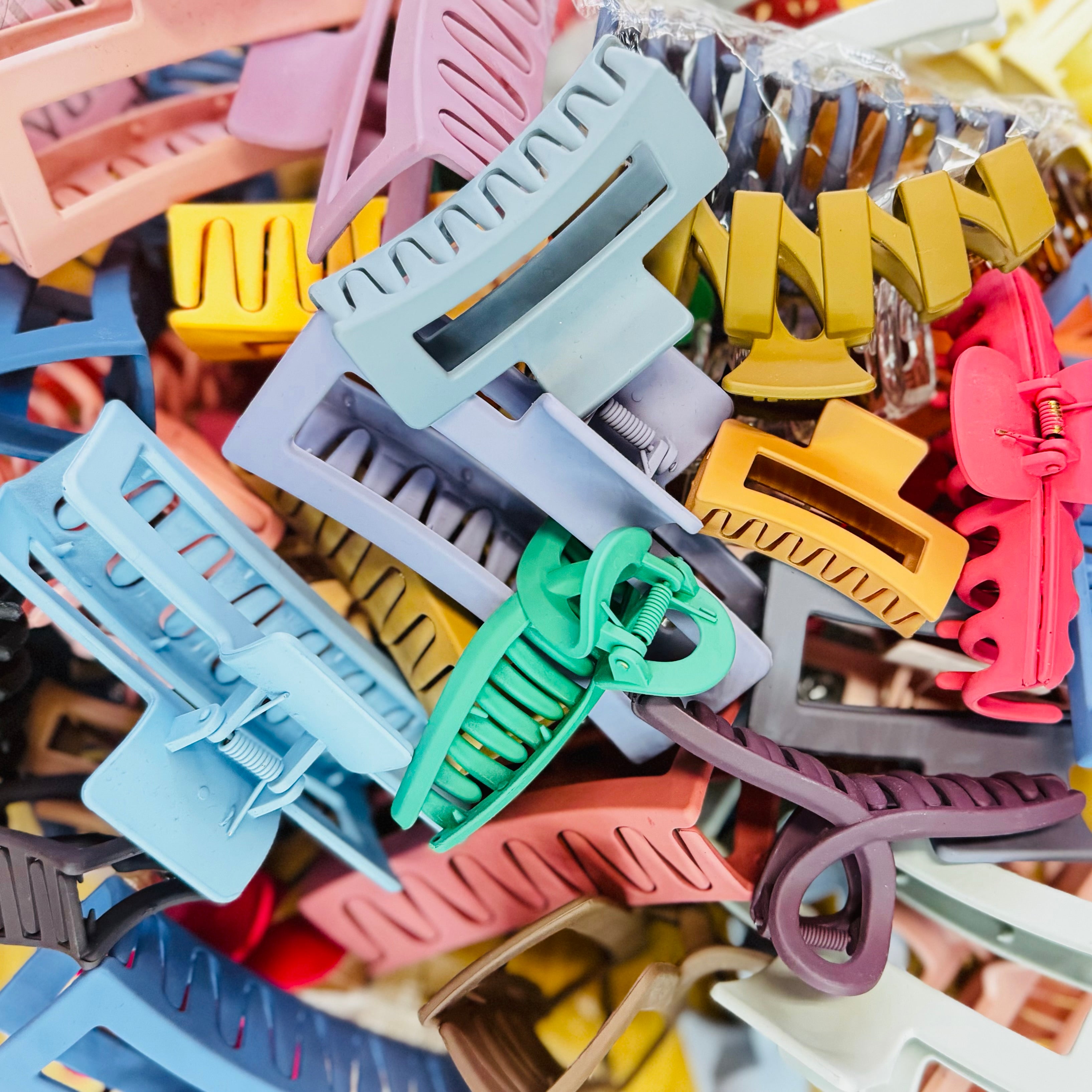 HAIR CLIP MYSTERY PACK – 4 for $20