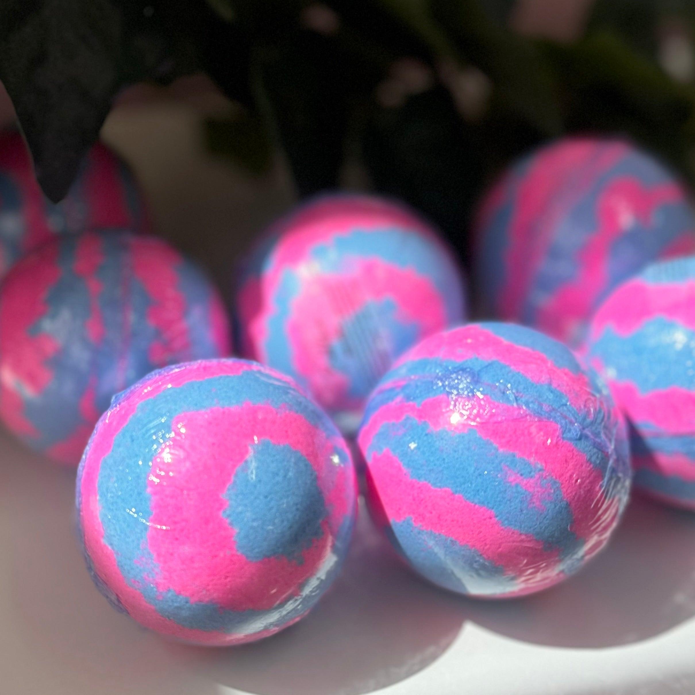 BUBBLEGUM BATH BOMB - Glam Body
